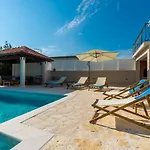 - Lovely With Private Pool Вилла