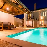 Вилла - Lovely With Private Pool *