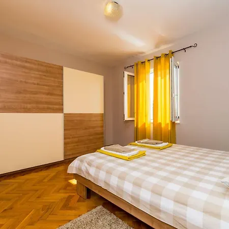 Vila - Lovely With Private Pool *
