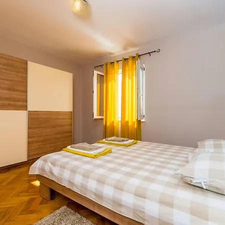 - Lovely With Private Pool Vila