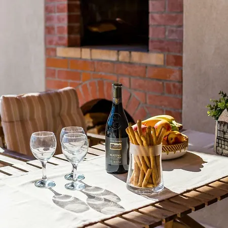 - Lovely With Private Pool Vila *