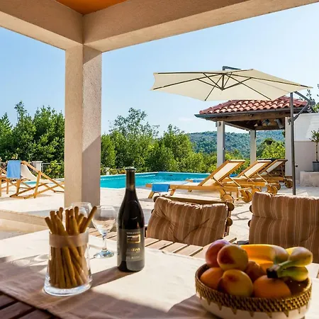 - Lovely With Private Pool Villa *