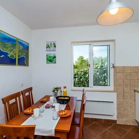 - Lovely With Private Pool Vila Doli