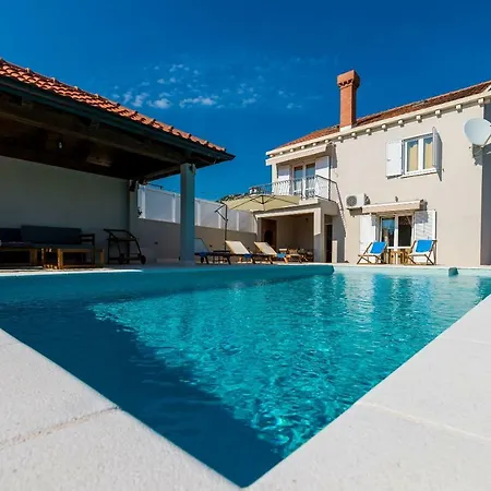 Villa - Lovely With Private Pool *