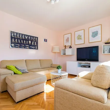 - Lovely With Private Pool Vila