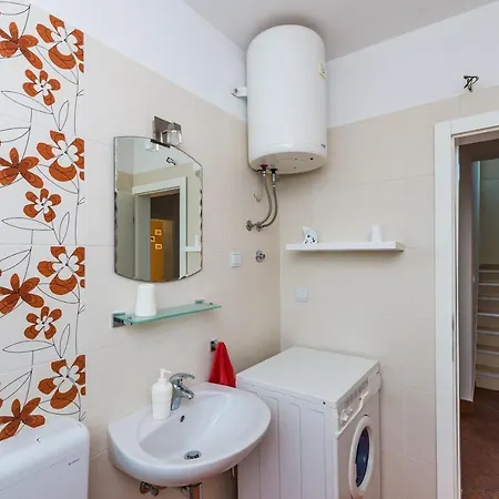 - Lovely With Private Pool *
